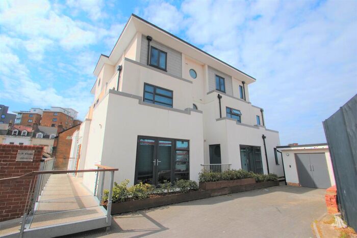 2 Bedroom Flat To Rent In Vitrum, Lansdowne Lane, Bournemouth, BH1