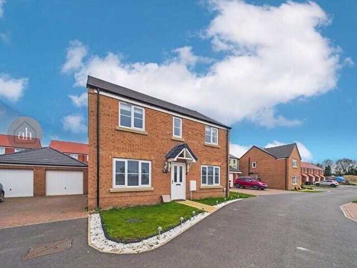 4 Bedroom Detached House For Sale In Bassett Road, Thurston, IP31