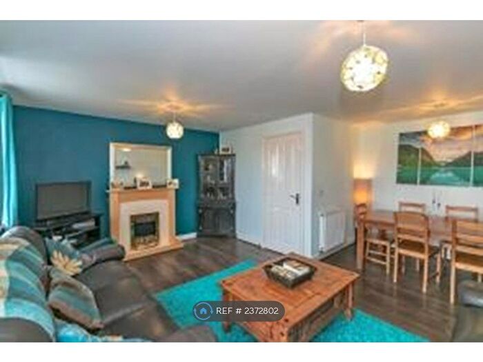 4 Bedroom Semi-Detached House To Rent In Warwick Avenue, Broughton, Milton Keynes, MK10