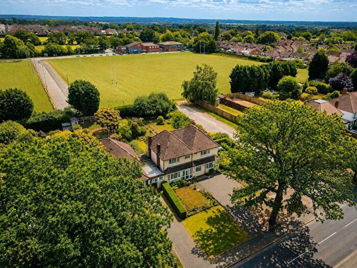 4 Bedroom Detached House For Sale In Walmley Road, Sutton Coldfield, B76