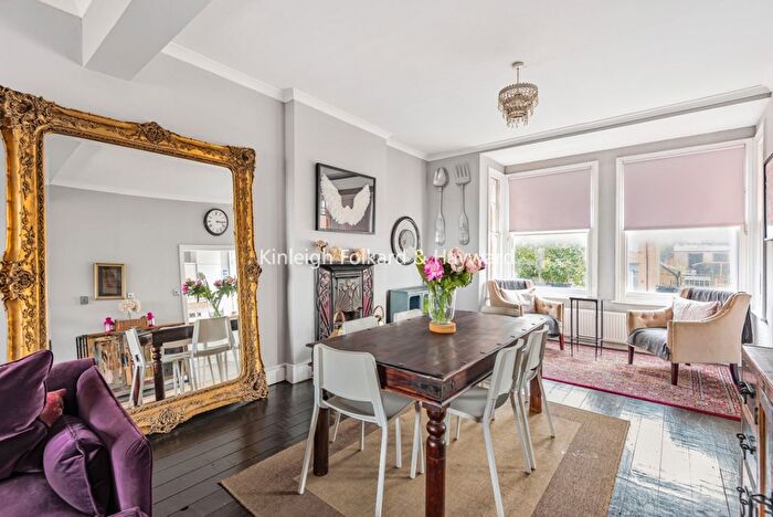 3 Bedroom Flat To Rent In Sarre Road, London, NW2