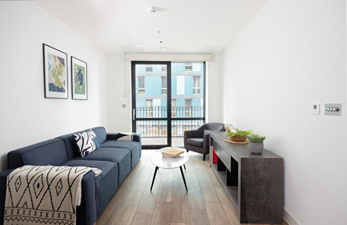 1 Bedroom Apartment To Rent In Three Colts Lane, London, E2