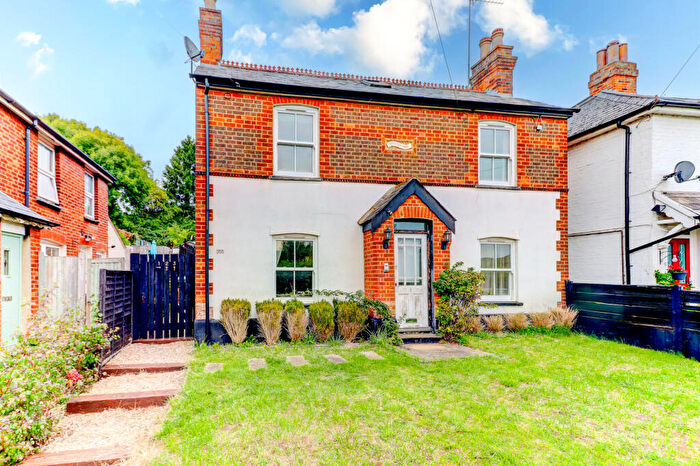 1 Bedroom Maisonette For Sale In London Road, High Wycombe, Buckinghamshire, HP11