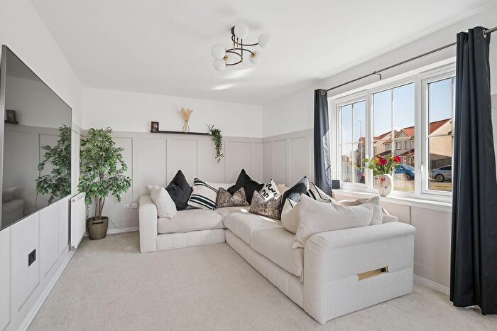 3 Bedroom Detached House For Sale In Dardanelles Road, Whitburn, EH47