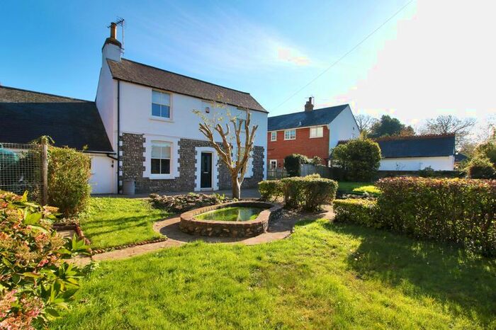 3 Bedroom Detached House To Rent In East Street, Falmer, Brighton BN1