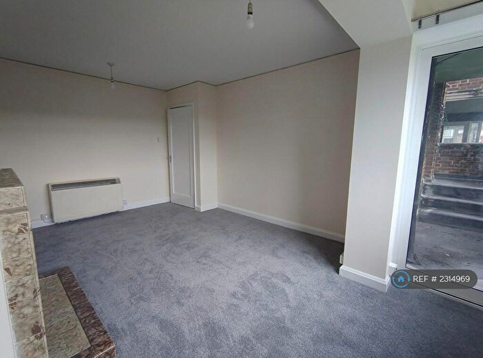 2 Bedroom Flat To Rent In Havenfield Court, High Wycombe, HP13