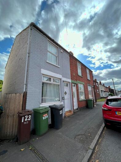 3 Bedroom Semi-Detached House To Rent In Newhampton Road West, Wolverhampton, WV6