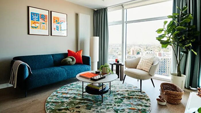 1 Bedroom Flat To Rent In Pioneer Point, Winston Way, Ilford, IG1