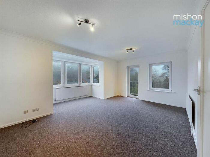 2 Bedroom Flat To Rent In Grange Close, Brighton BN1