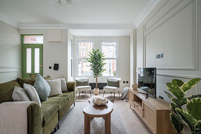3 Bedroom Terraced House For Sale In Antill Road, London, N15