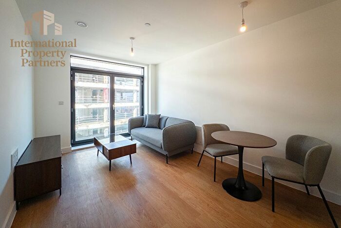 1 Bedroom Flat To Rent In Grapnel Apartments, Furness Quay, Salford, M50