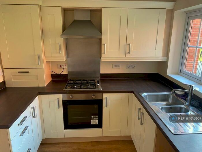 2 Bedroom Flat To Rent In Reed Close, Farnworth, Bolton, BL4