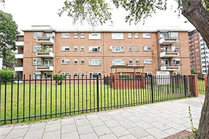 4 Bedroom Flat To Rent In Studley Road, London, SW4