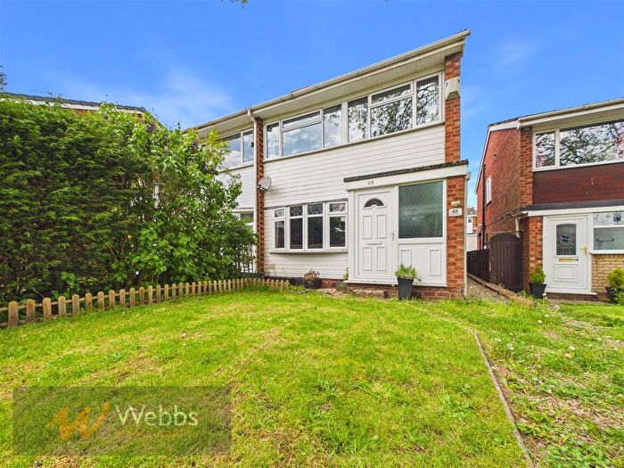 3 Bedroom Semi-Detached House For Sale In Daywell Rise, Rugeley, WS15