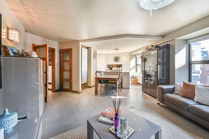 2 Bedroom Flat For Sale In Rochester Row, , Pimlico, London, SW1