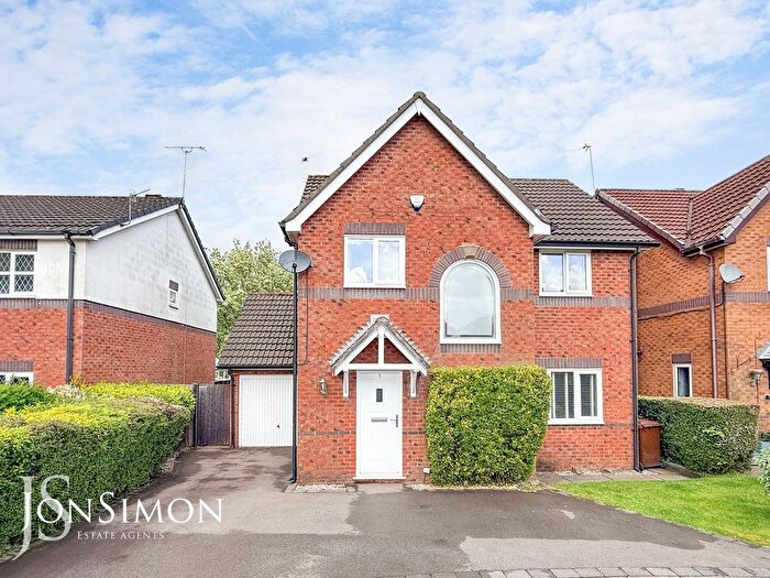 4 Bedroom Detached House For Sale In Smithills Hall Close, Ramsbottom, Bury, BL0