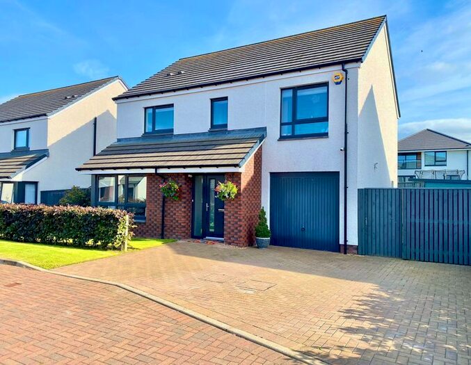 4 Bedroom Property For Sale In Lady Isle Avenue, Doonfoot, Ayr, KA7