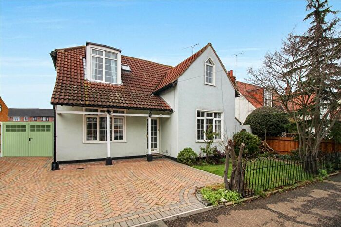 4 Bedroom Detached House For Sale In St. Georges Park Avenue, Westcliff-on-Sea, Essex, SS0