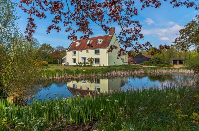 Country House For Sale In Lot, Carlton House Farm, Mettingham, Bungay, Suffolk, NR35
