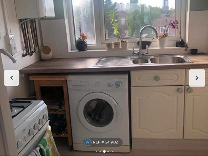 1 Bedroom Flat To Rent In Waverton Road, London, SW18