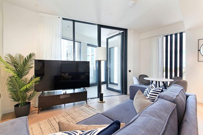 2 Bedroom Flat To Rent In Nine Elms Lane, New Covent Garden, SW8