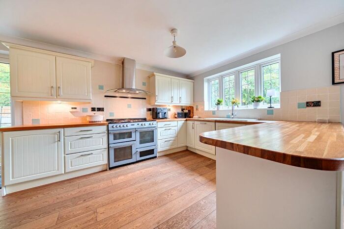 5 Bedroom Detached House For Sale In Topaz Grove, Waterlooville, PO7