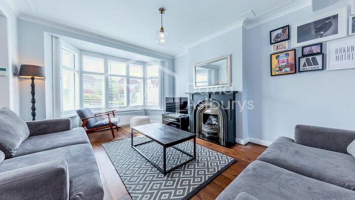 3 Bedroom Semi-Detached House To Rent In Fountains Crescent, Southgate, London, N14