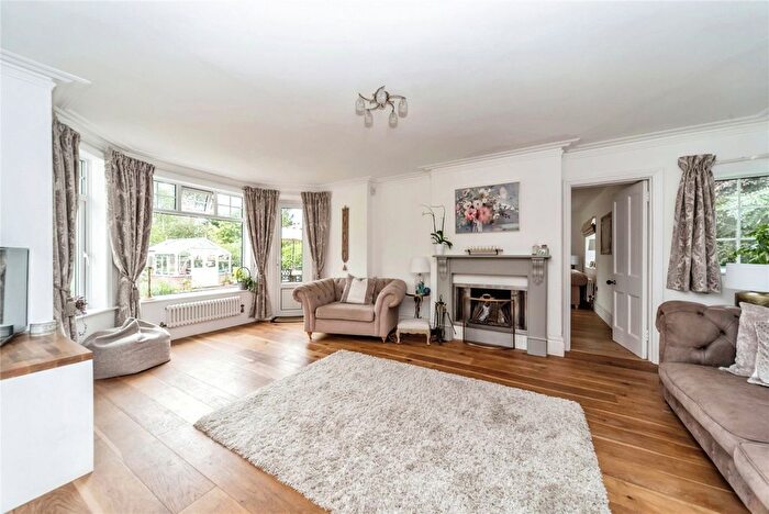5 Bedroom Detached House For Sale In Day's Lane, Biddenham, Bedford, Bedfordshire, MK40