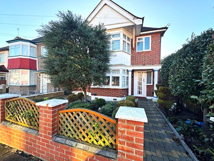 5 Bedroom Detached House To Rent In Grasmere Avenue, Wembley, HA9