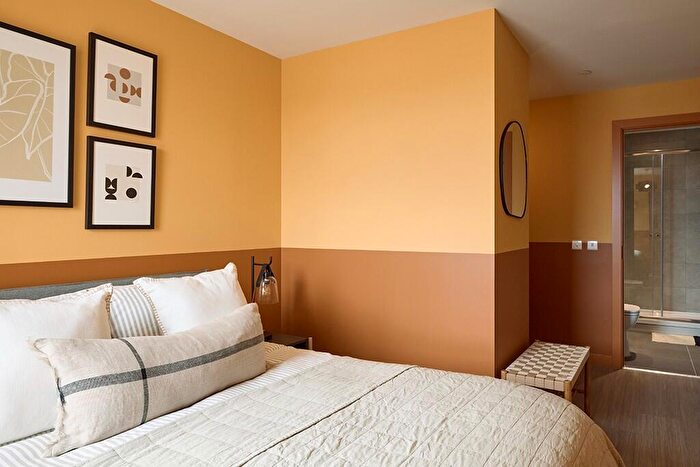 2 Bedroom Apartment To Rent In Candleriggs, Trongate, Glasgow, G1
