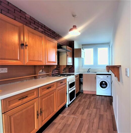 1 Bedroom Flat To Rent In Justin Close, Brentford, TW8