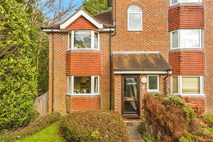 1 Bedroom Flat To Rent In Heath Road, Haywards Heath, RH16