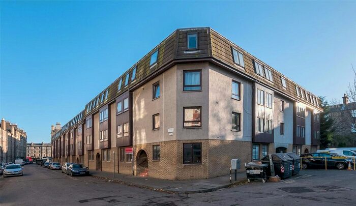 1 Bedroom Flat To Rent In Lochrin Place, Edinburgh, EH3