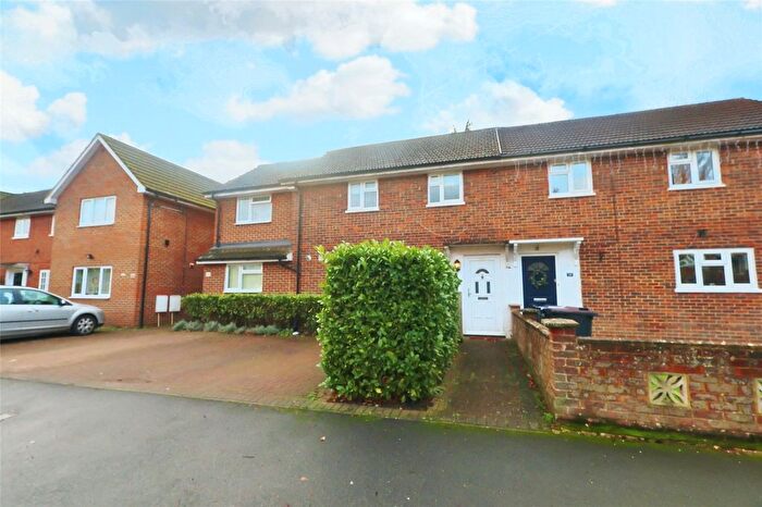 2 Bedroom Terraced House To Rent In Hawthorn Road, Woking, Surrey, GU22