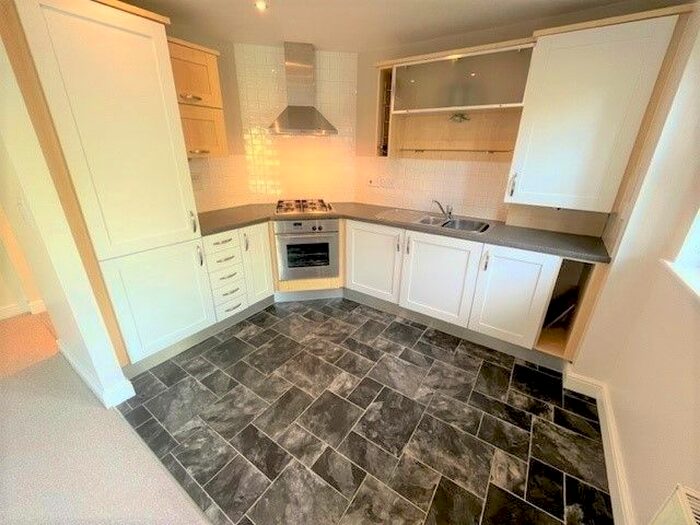 2 Bedroom Flat To Rent In Ladybank Avenue, Fulwood, Preston, PR2