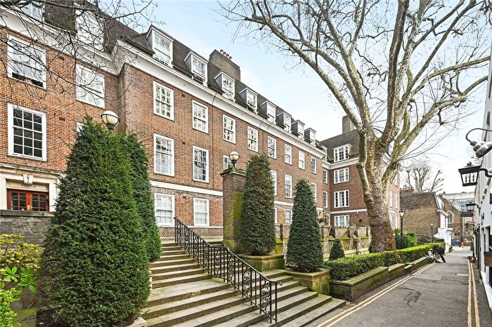 3 Bedroom Flat For Sale In Holland Street, London, W8
