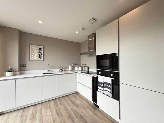 2 Bedroom Apartment To Rent In First Floor, The Glass House, Queens Dock Avenue, Hull, HU1