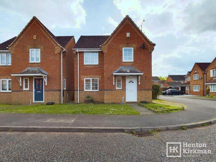 3 Bedroom Detached House To Rent In Whitesmith Drive, Billericay, Essex, CM12