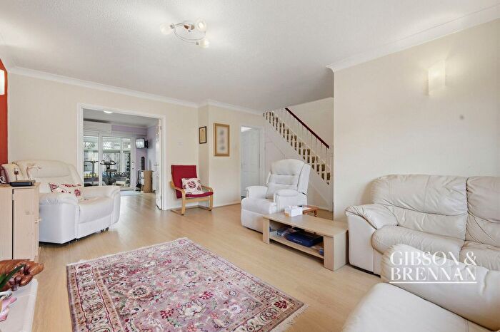 4 Bedroom Detached House For Sale In Suffolk Drive, Basildon, SS15