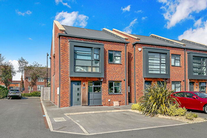 3 Bedroom Detached House For Sale In Field Close, Cottingham, HU16