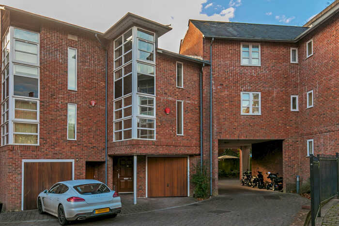 3 Bedroom Town House To Rent In Friary Gardens, Winchester, SO23