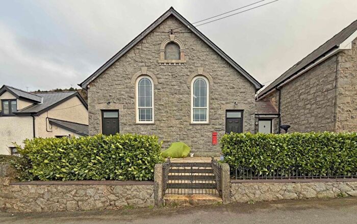 4 Bedroom Semi Detached House For Sale In Gyrn Goch, Caernarfon, Gwynedd, LL54