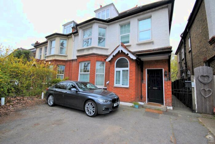 Flat To Rent In St. Mildreds Road London, SE12