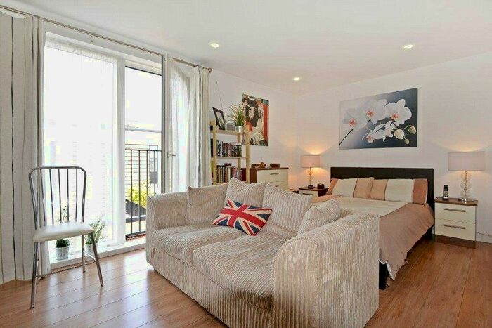 Studio To Rent In Conington Road Lewisham London, SE13