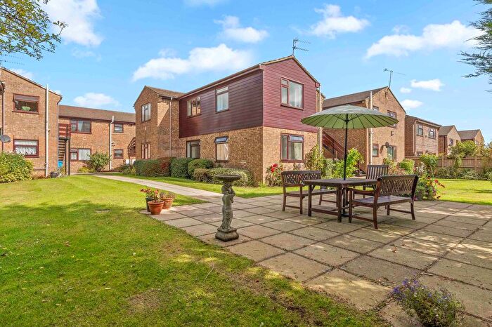 1 Bedroom Flat For Sale In Oakengrove Road, Hazlemere, HP15