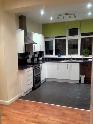 4 Bedroom Terraced House To Rent In Brantwood Gardens, Gants Hill, IG4