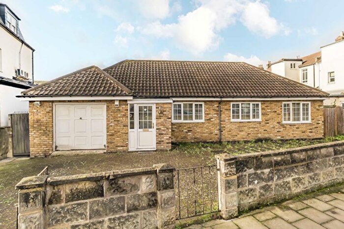 3 Bedroom Bungalow To Rent In Tankerville Road, Streatham, SW16