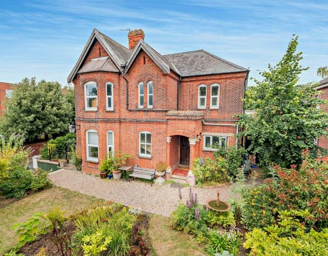 4 Bedroom Detached House For Sale In Bishops Hill, Ipswich, Suffolk, IP3