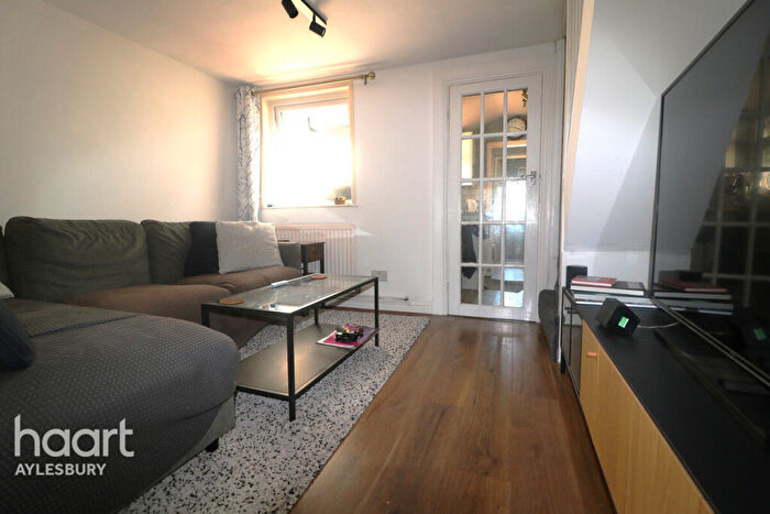 2 Bedroom Terraced House To Rent In Buckingham Road, Aylesbury, HP19