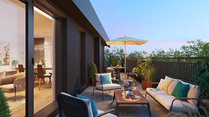 3 Bedroom Apartment For Sale In Ford Lane, Salford, Greater Manchester, M6